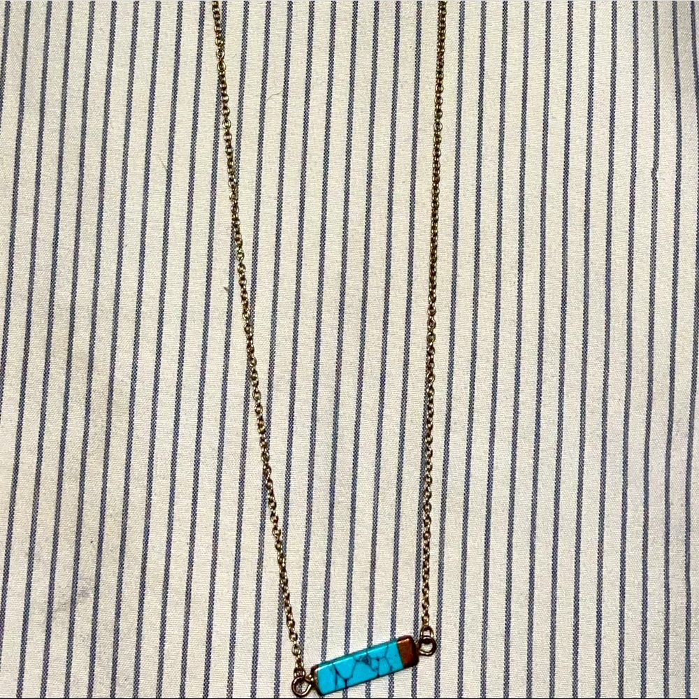 Medium length turquoise necklace. ⭐️